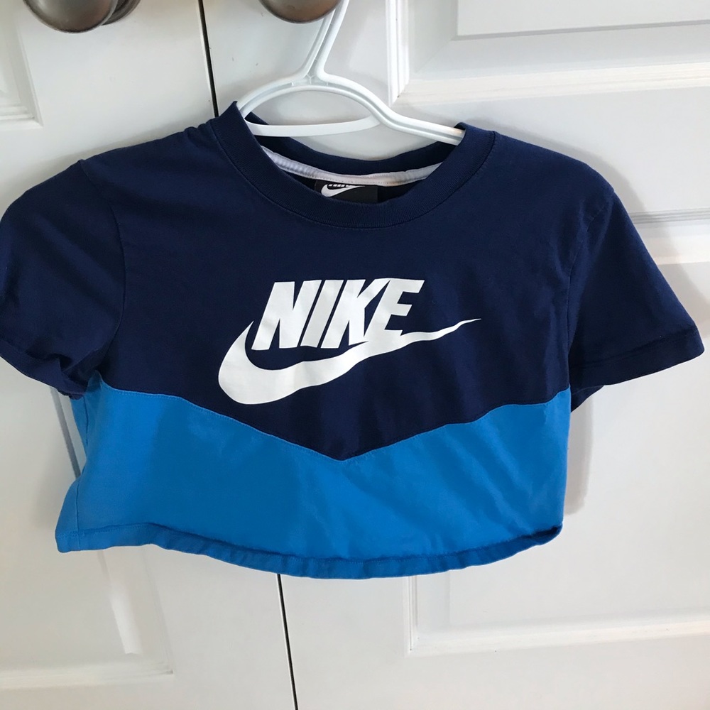 ADORABLE blue nike shirt
